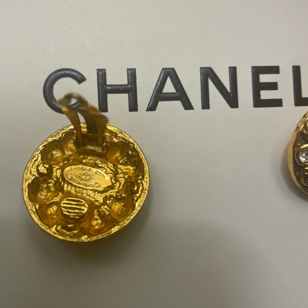 CHANEL Gold and Purple Earrings - Picture 3 of 6